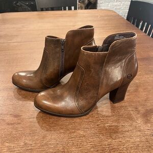 Born ankle booties - brown NEW